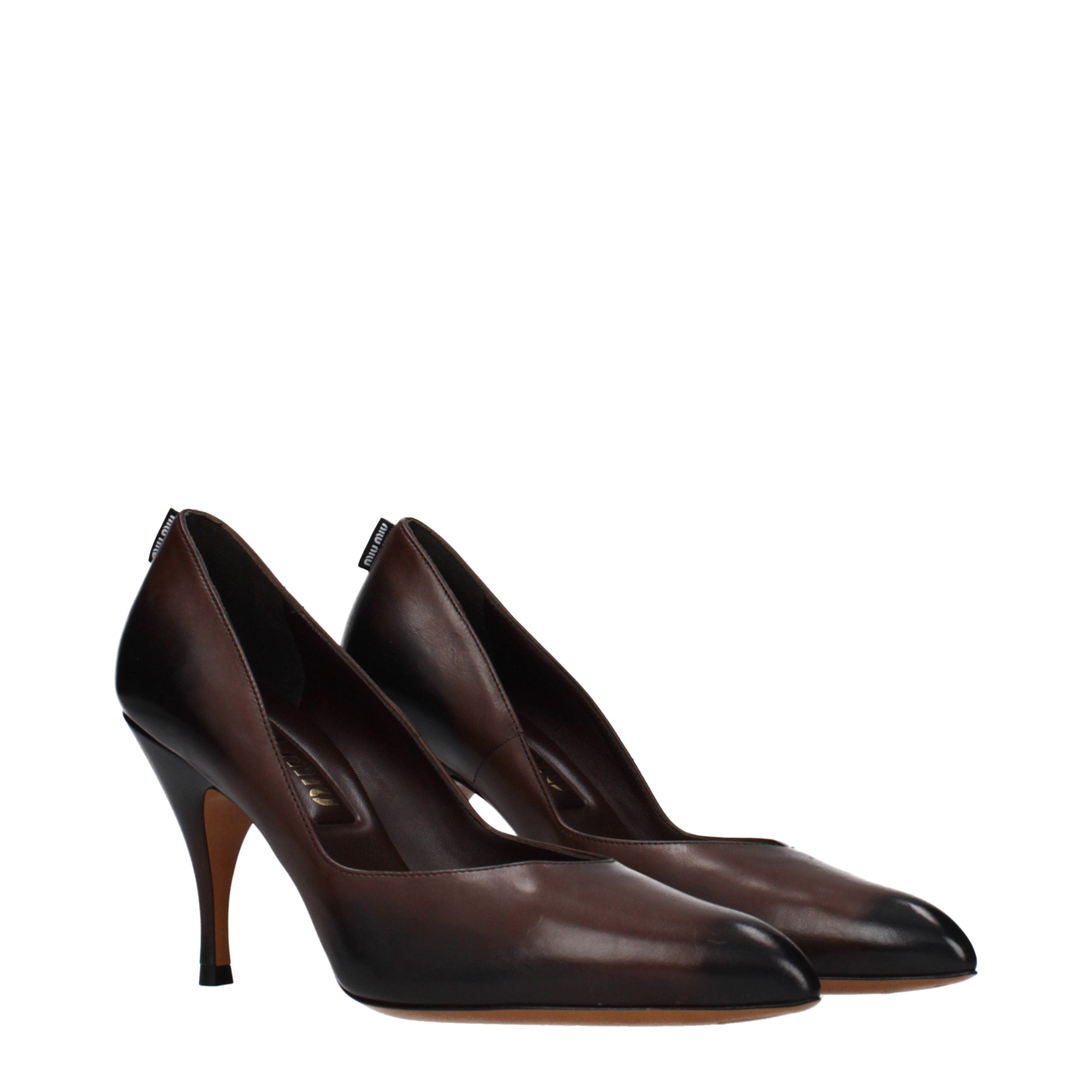 Escarpins en cuir marron Miu Miu