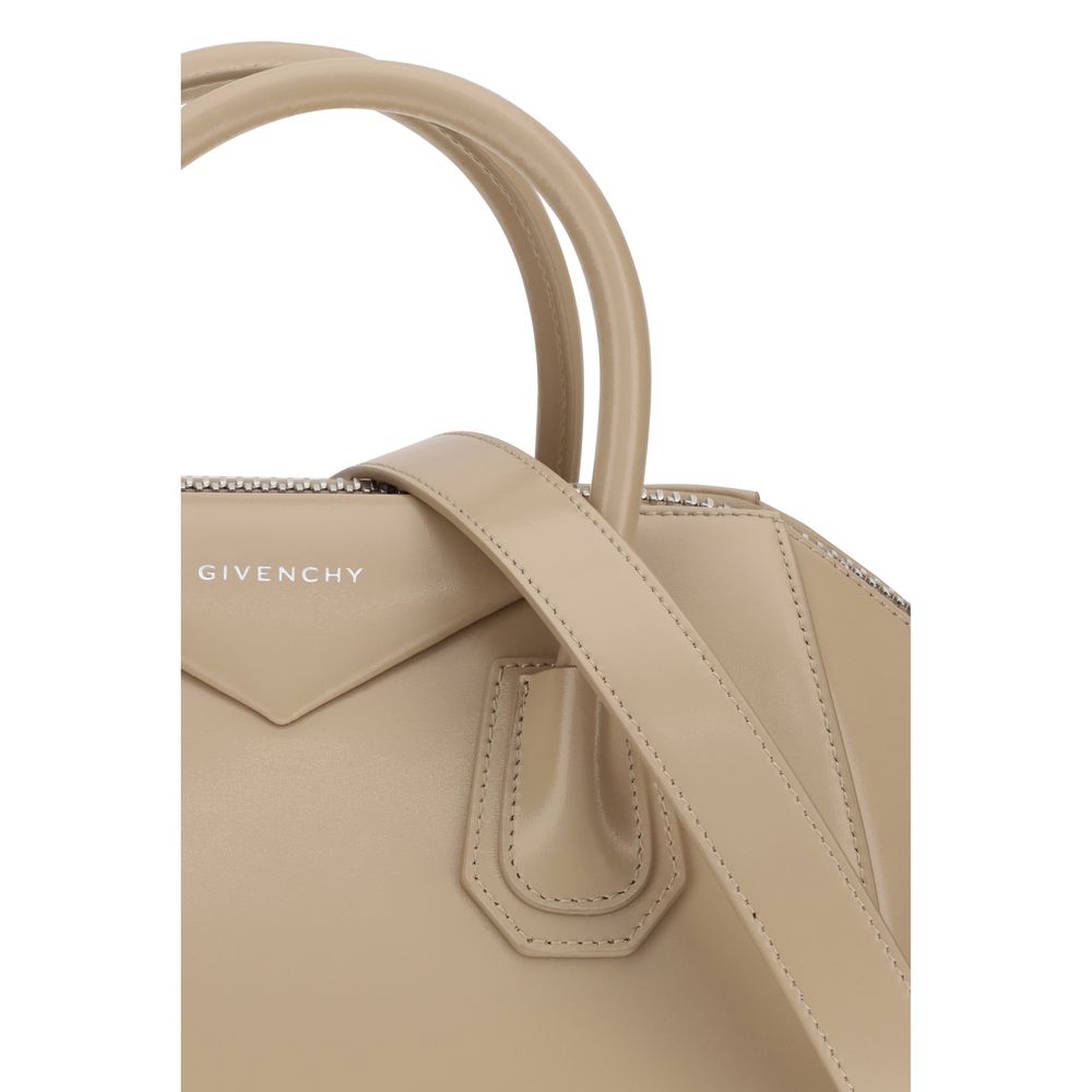 Sac à main Bos Taurus en cuir de veau beige Givenchy