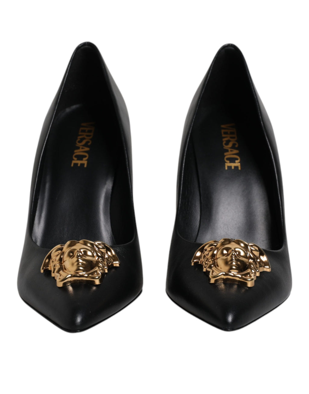 Escarpins à talons hauts en cuir noir avec plaque logo Versace